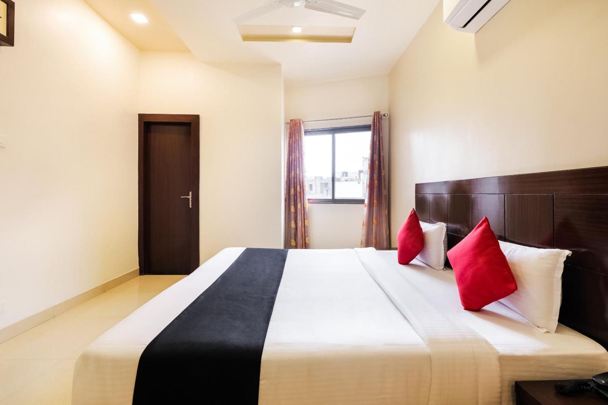 Super Townhouse Lalghati Near Airport Bhopal Esterno foto